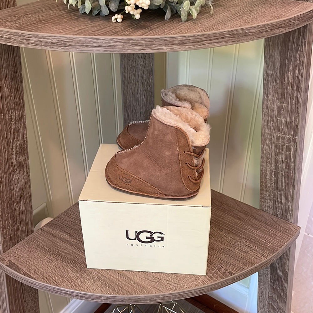 Infant UGG boots. Size: Small